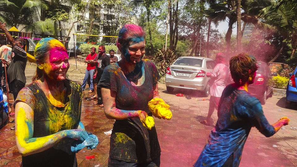 how to protect hair from holi