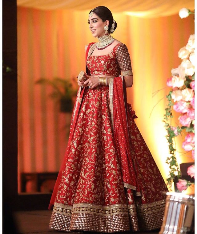 Pakistani Bride Wore Sabyasachi Green Matka Lehenga And Looked Every ...