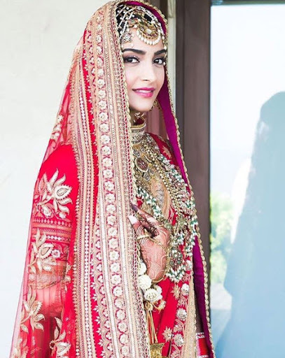 Athiya Shetty's Minimalistic Pink Hued Handmade Anamika Khanna Lehenga Is  For The Modern Brides-To-Be Who'd Prefer The Design Over 'Designer Brand'  Without Settling Down For Anything!