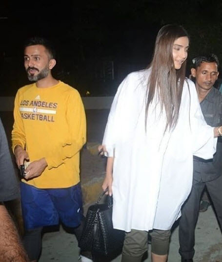 Newly-Weds Sonam Kapoor Ahuja And Anand Ahuja Enjoy First Dinner Date ...