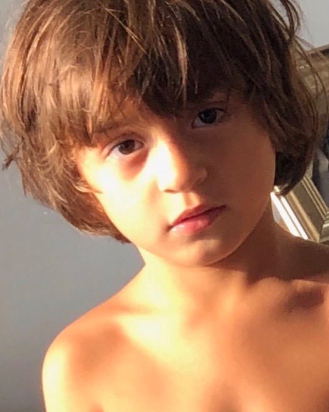 AbRam Wrote A Note For Shah Rukh On Father's Day, SRK Says It Completes