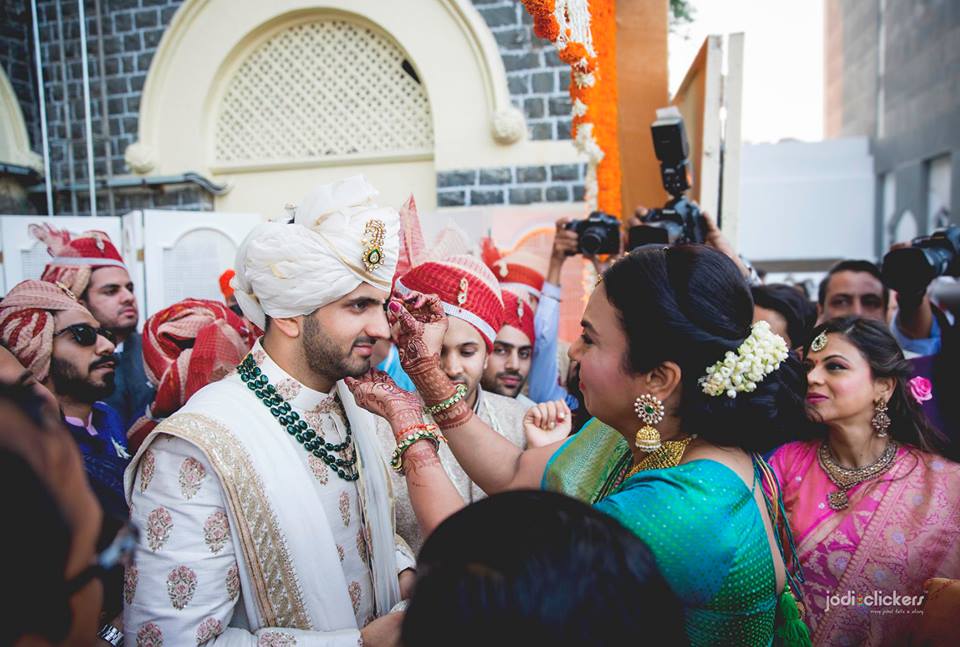 10 Most Fun And Evergreen Wedding Traditions That Make Indian Weddings