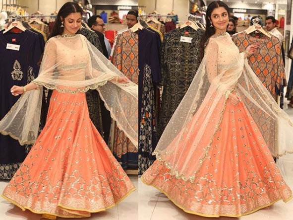 Divya Khosla Kumar | Designer saree blouse patterns, Fashion, Bridal wear