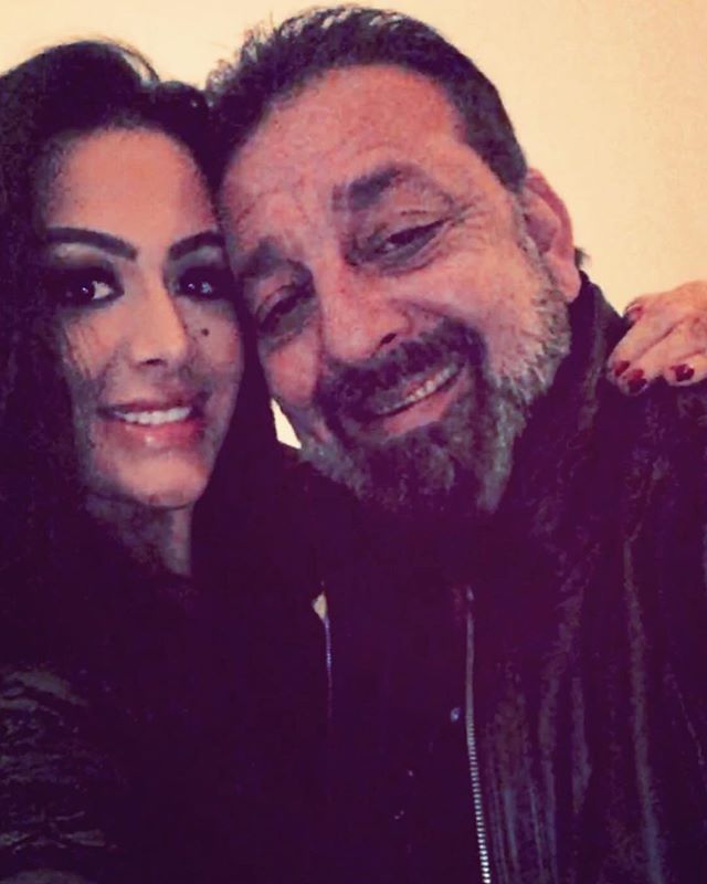 Trishala Dutt Posts A Gorgeous Picture Step Mom Maanyata Dutt Showers Her With A Compliment