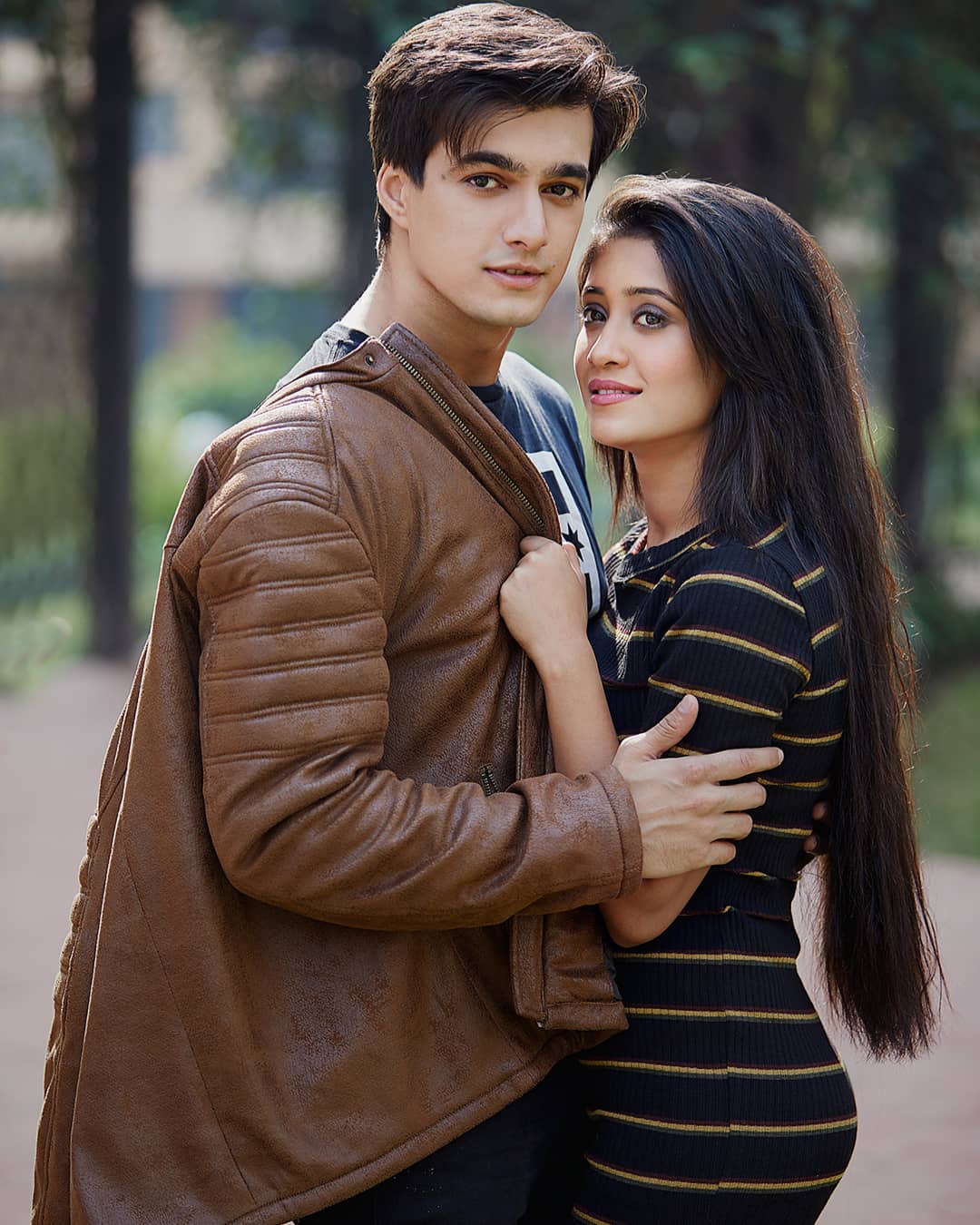 Shivangi Joshi And Mohsin Khan's Romantic PDA Is The Perfect Answer To