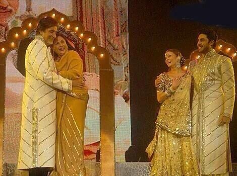 Amitabh Bachchan, Jaya Bachchan, Abhishek Bachchan and Aishwarya Rai Bachchan