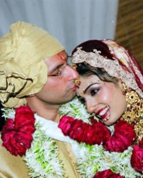 Raveena Tandon Thadani Shares Unseen Pics From Her Wedding With Anil