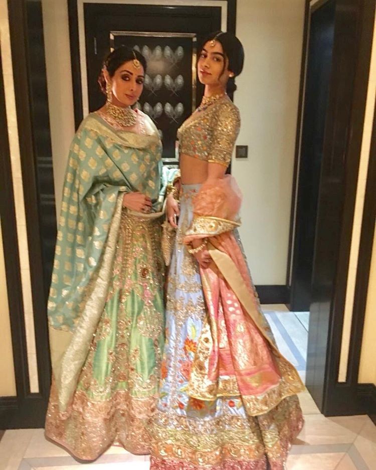 Sridevi's Last Family Pic With Boney And Khushi Ahead Of Death ...