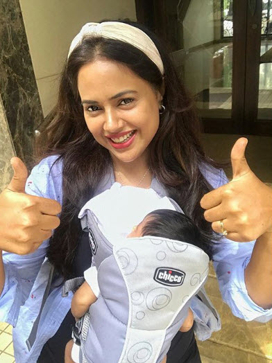 Sameera Reddy's Daughter, Nyra Steps Out For Her First Outing After 40 ...