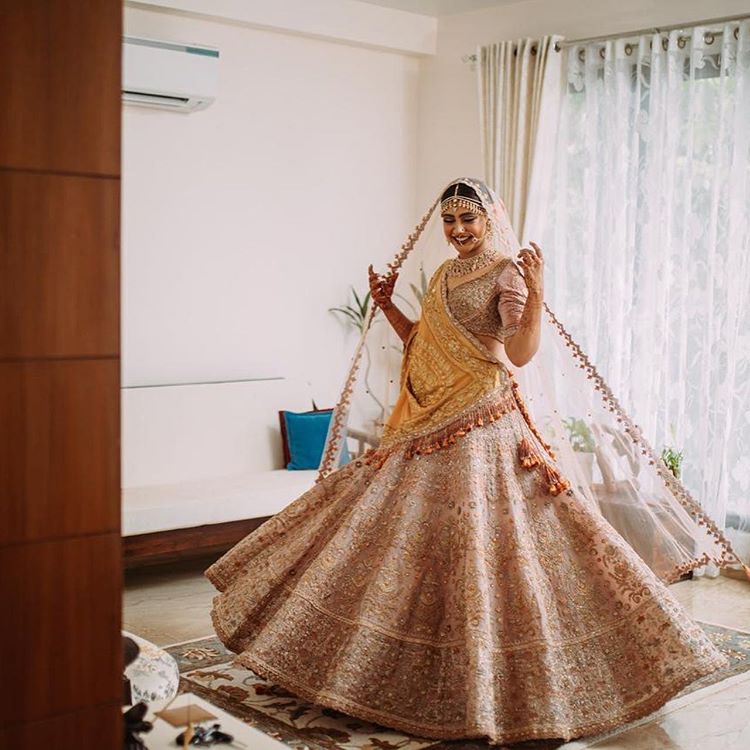 niti taylor lehenga