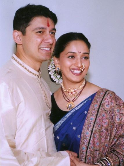 Madhuri Dixit And Sriram Nene's Old Photo With Their Baby Boys Arin And ...