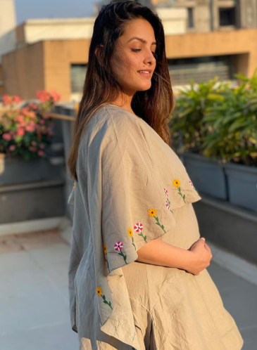 Preggars Anita Hassanandani Flaunts Her Baby Bump In Sun-Kissed ...