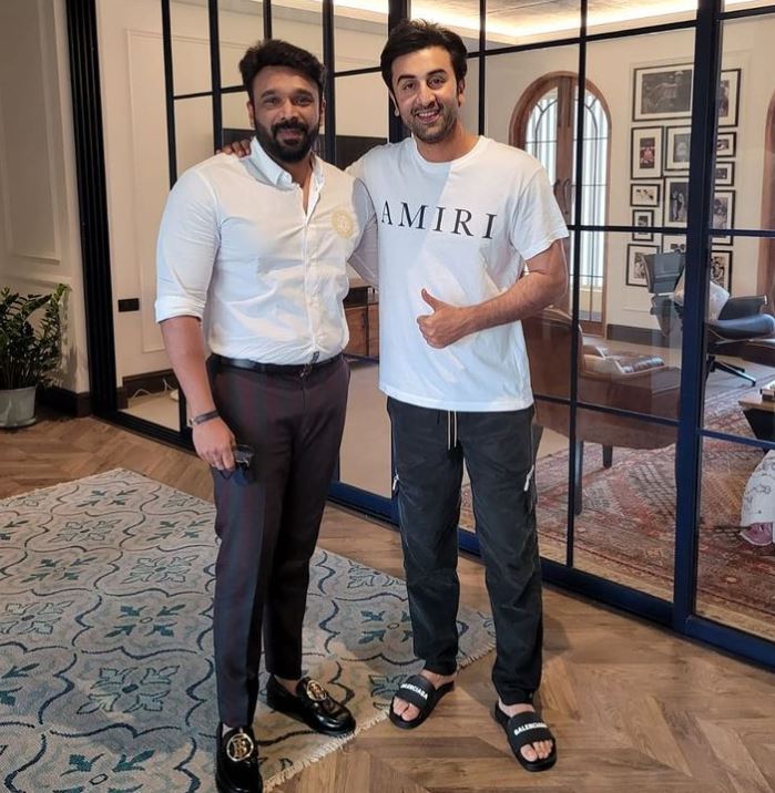 Ranbir Kapoor Poses In Alia Bhatt's New House, His Throwback Photo With ...