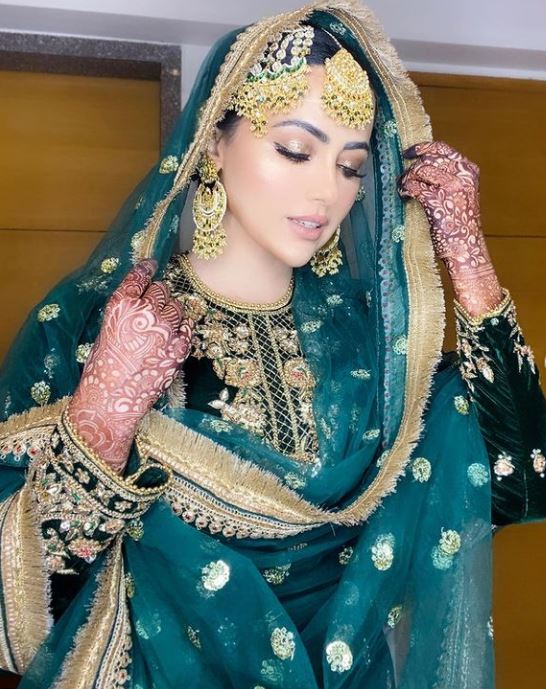 Sana Khan Receives A Lovely Gift From Her Husband, Mufti Anas On Their ...