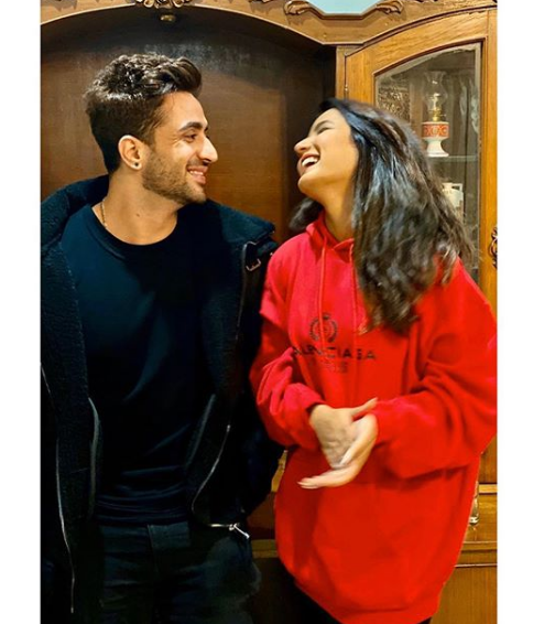 Aly Goni Sends An Expensive Morning Surprise For GF, Jasmin Bhasin, Its  Cost Will Leave You Shocked