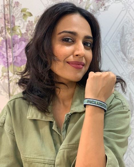 Swara Bhaskar Travels Home To Meet Injured Mother, Admits Being Guilty