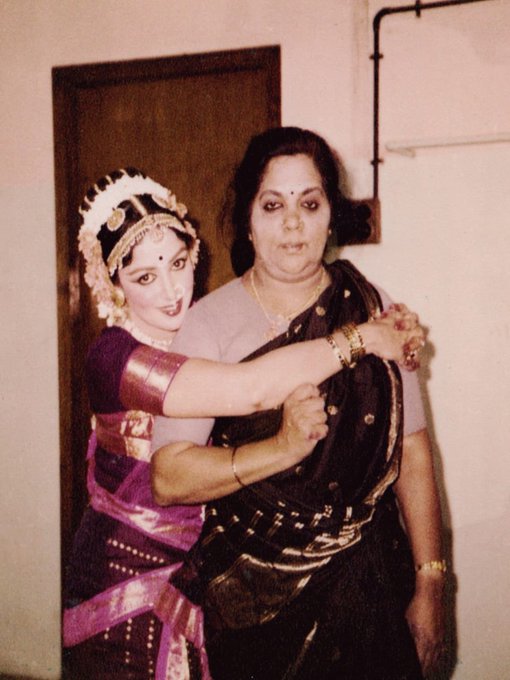 Jaya Chakravarti and Hema Malini