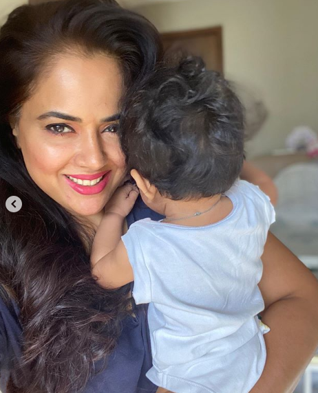 Sameera Reddy Pens Her Experience Of Breastfeeding