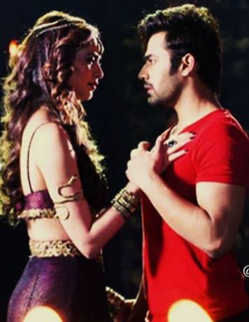 Has Karishma Tanna Parted Ways With Rumoured Beau, Pearl V Puri? Find