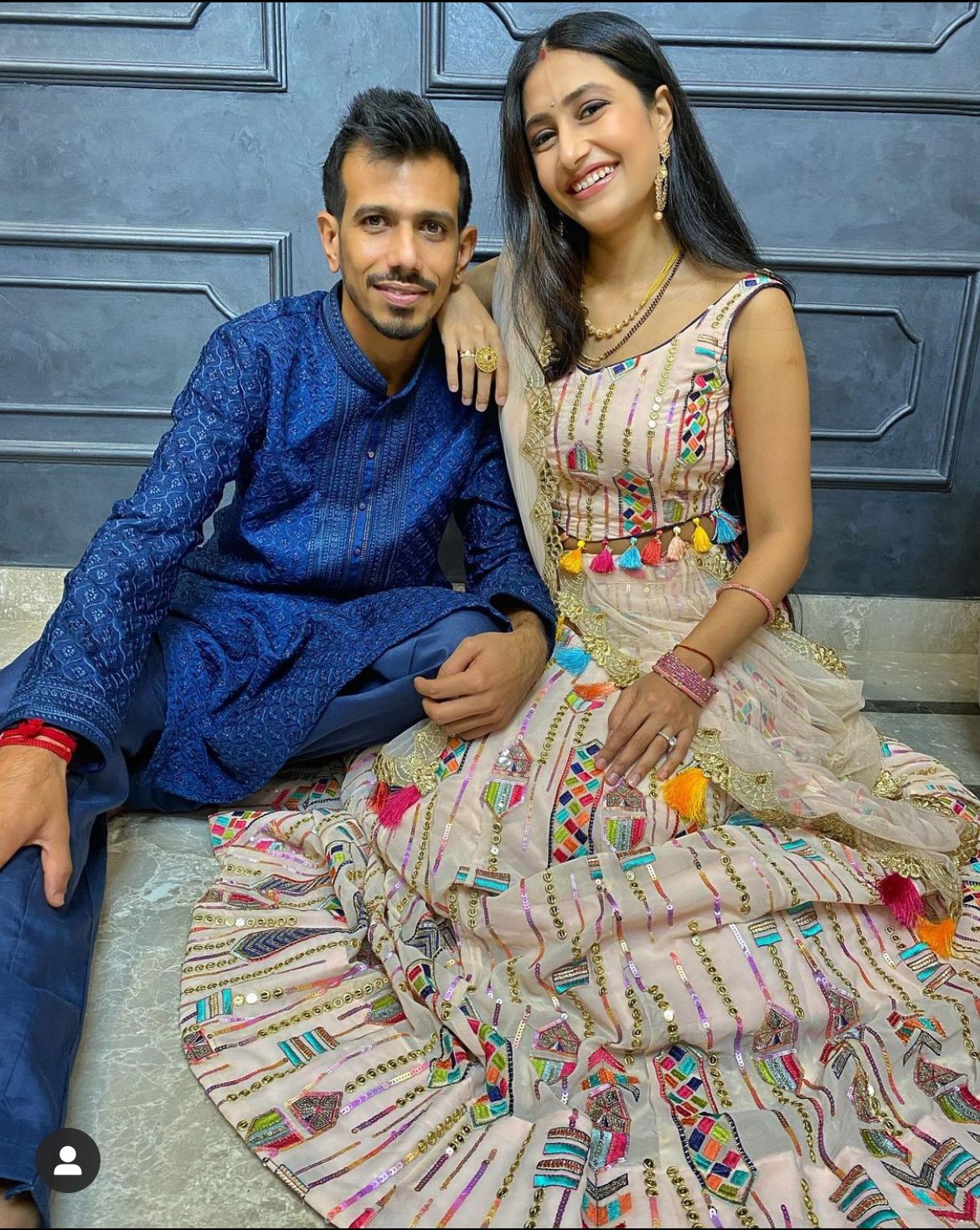 Yuzvendra Chahals fiance Dhanashree Verma shared photoshoot in a red lehenga  photos goes viral | युजवेंद्र चहल की मंगेतर Dhanashree Verma का रेड लहंगे  में फोटोशूट वायरल, दुल्हन की तरह दिखीं ...