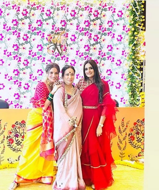 Ankita Lokhandes Unseen Picture With Her Mother In Law And Sister In Law From Her Mehendi Night