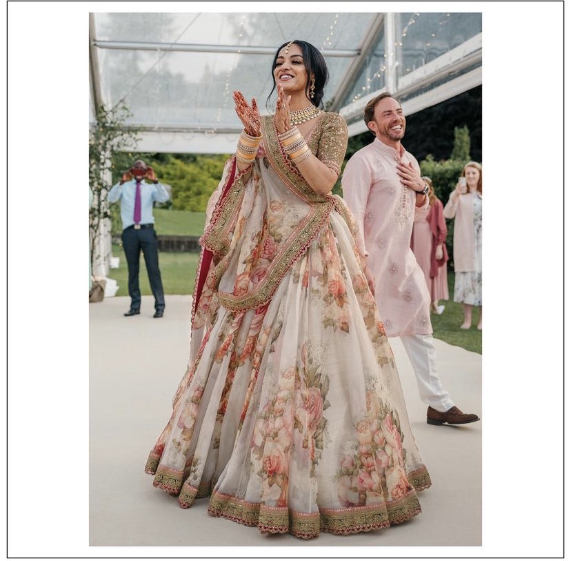 Sabyasachi Lehenga Choli Partywear Lehenga for Women Designer Lehenga Skirt  Bridal Lehenga Blouse Indian Dress Wedding Lehenga Crop Top Gift - Etsy