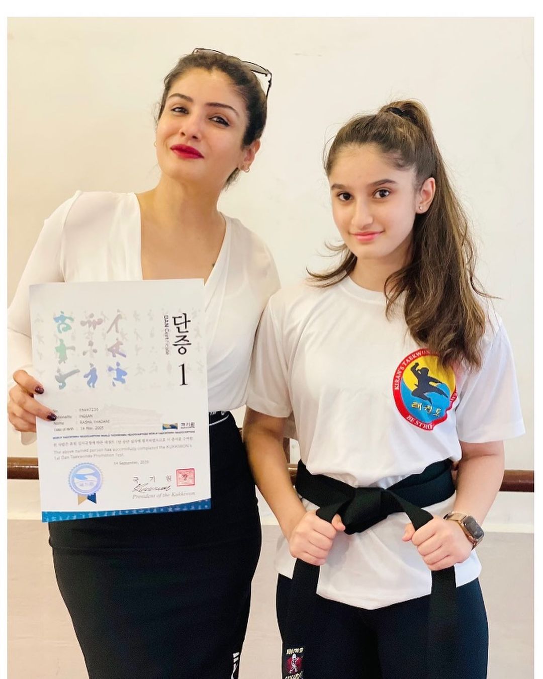 Raveena Tandons Daughter Rasha Tandani Gets Black Belt In Taekwondo The Actress Pens A Cute Note 4402