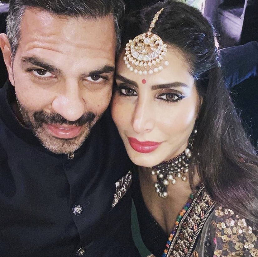 Karisma Kapoor's Ex-Husband, Sunjay Kapur Celebrates Anniversary With ...