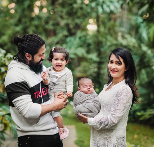 Radhika Pandit Posts A Cute Family Photo | राधिका पंडित ने शेयर की ...