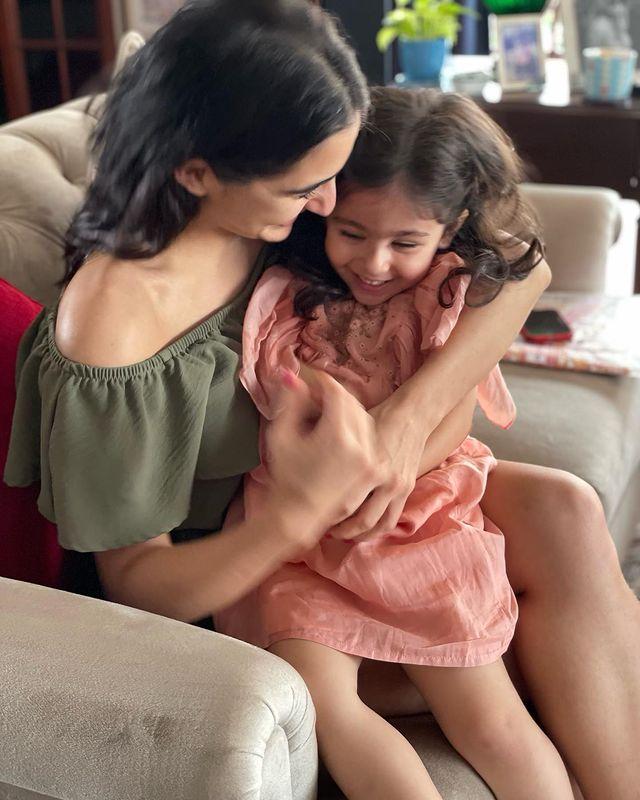 Sara Ali Khan and Inaaya Naumi Kemmu