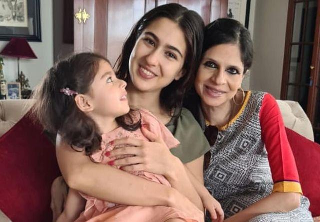 Saba Ali Khan, Sara Ali Khan and Inaaya Naumi Kemmu