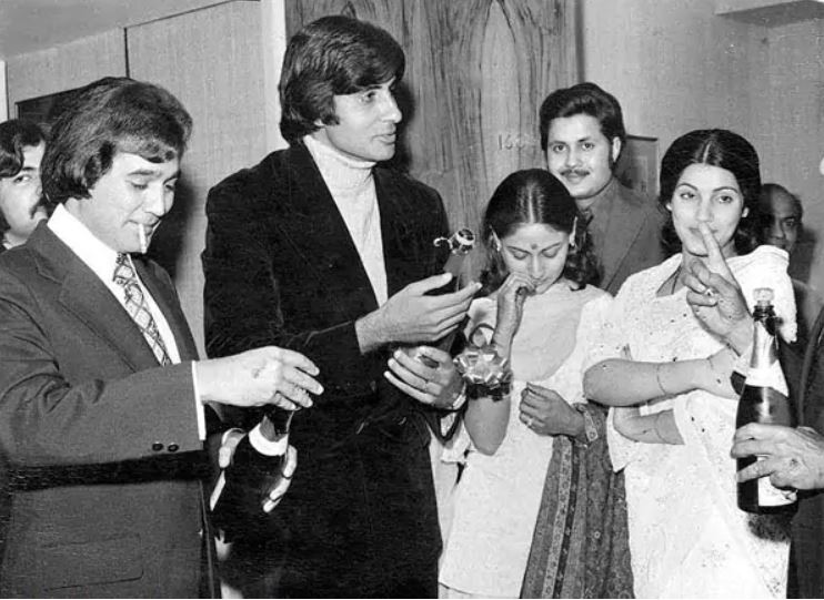 Rajesh Khanna, Dimple Kapadia, Amitabh Bachchan and Jaya Bachchan