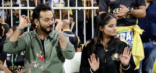 Priyamani with husband Mustafa Raj IPL match