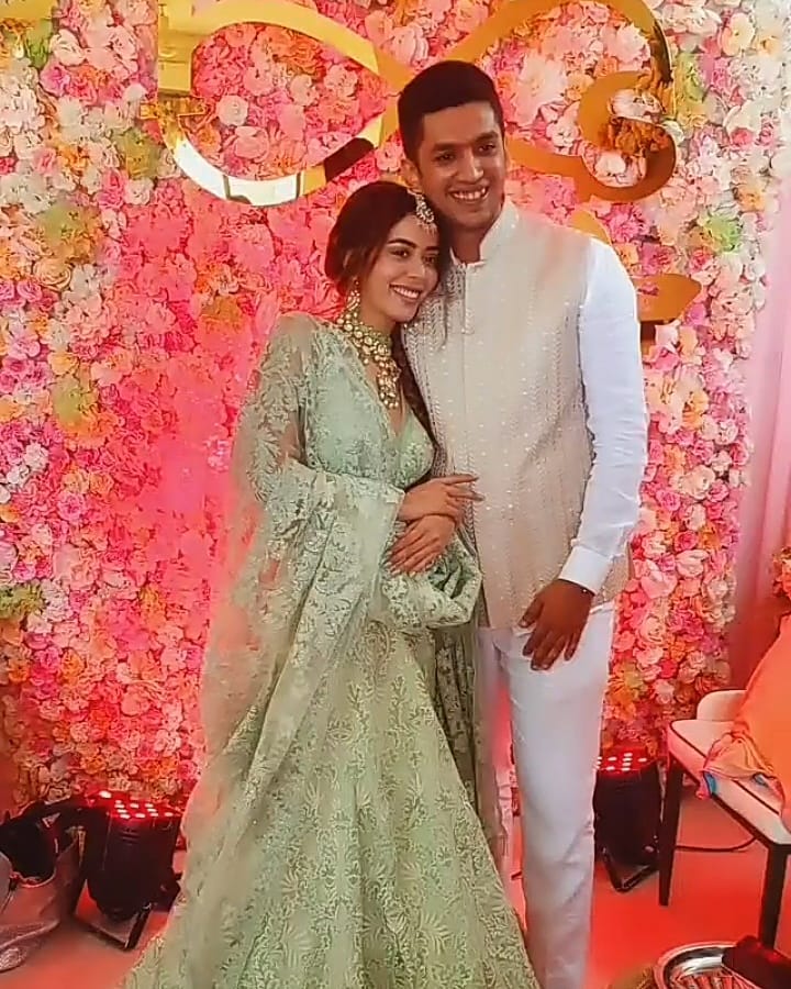 Sana Sayyad Looks Gorgeous In Unseen Wedding Pictures With Her Groom