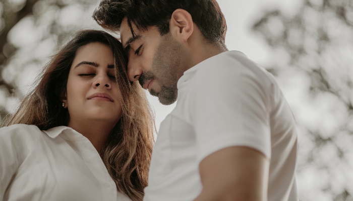 EXCLUSIVE: Aparshakti Khurana And Aakriti Ahuja's Pregnancy Photoshoot ...