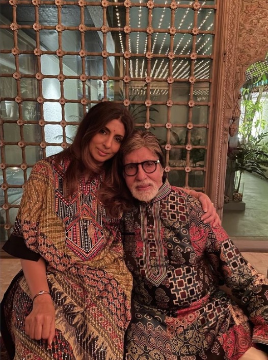 Amitabh Bachchan's 80th B'Day Dinner With Family: Dons A Patchwork