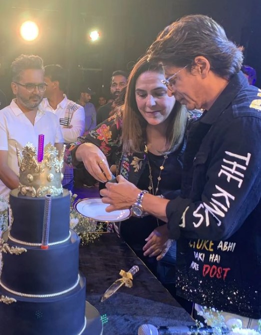 SRK's birthday- cake for few only - JK News Today