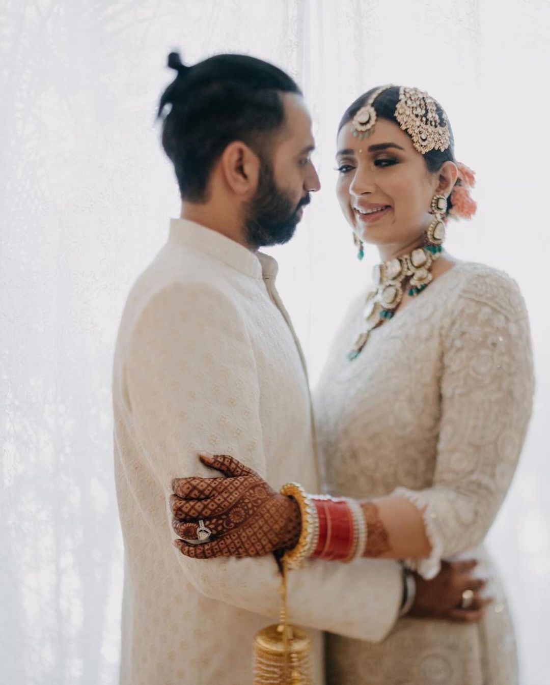 Modern Bride Donned A Hot Pink Lace Pant-Suit With Heavy 'Polki' Jewellery  For Her Intimate Wedding