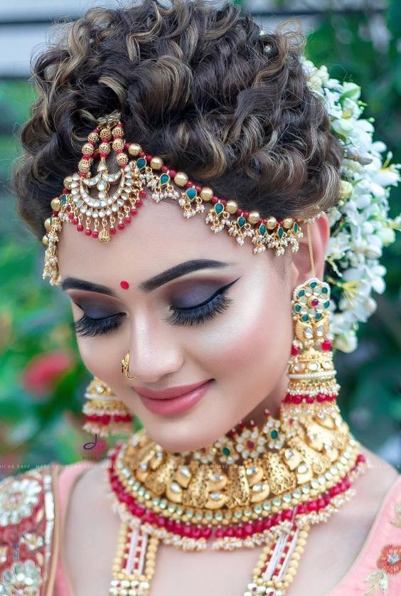 20 Stunning Curly Hairstyles Ideas For Indian Wedding Function  Tikli