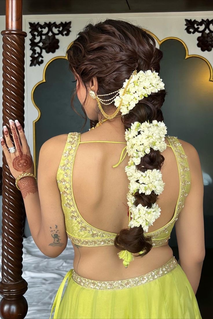 Gajra Bun Hairstyle Tuborial ( khopa ) - Namaste Neeru Fashion | Facebook