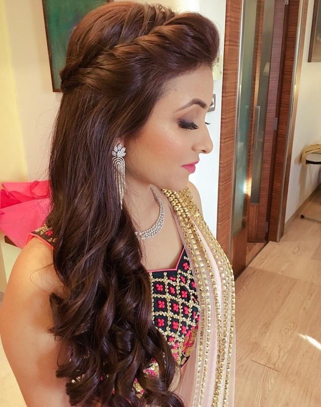 The Trendiest Bridal Long Hairstyles for Girls in 2019 | Hair style on  saree, Bridal hairstyle indian wedding, Lehenga hairstyles