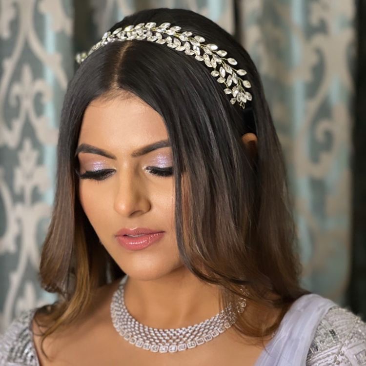 LUMONY® Crystal Pearl Hair Vine Tiara Hair,Hairband Headdress Hair Pins  Bridal Wedding Party Bridal Fancy Hair Clip Headband Headdress Hair  Jewellery,hair pin,bun,and Headpiece Hair Accessories Wedding Hair Tiara  (Made In India) :