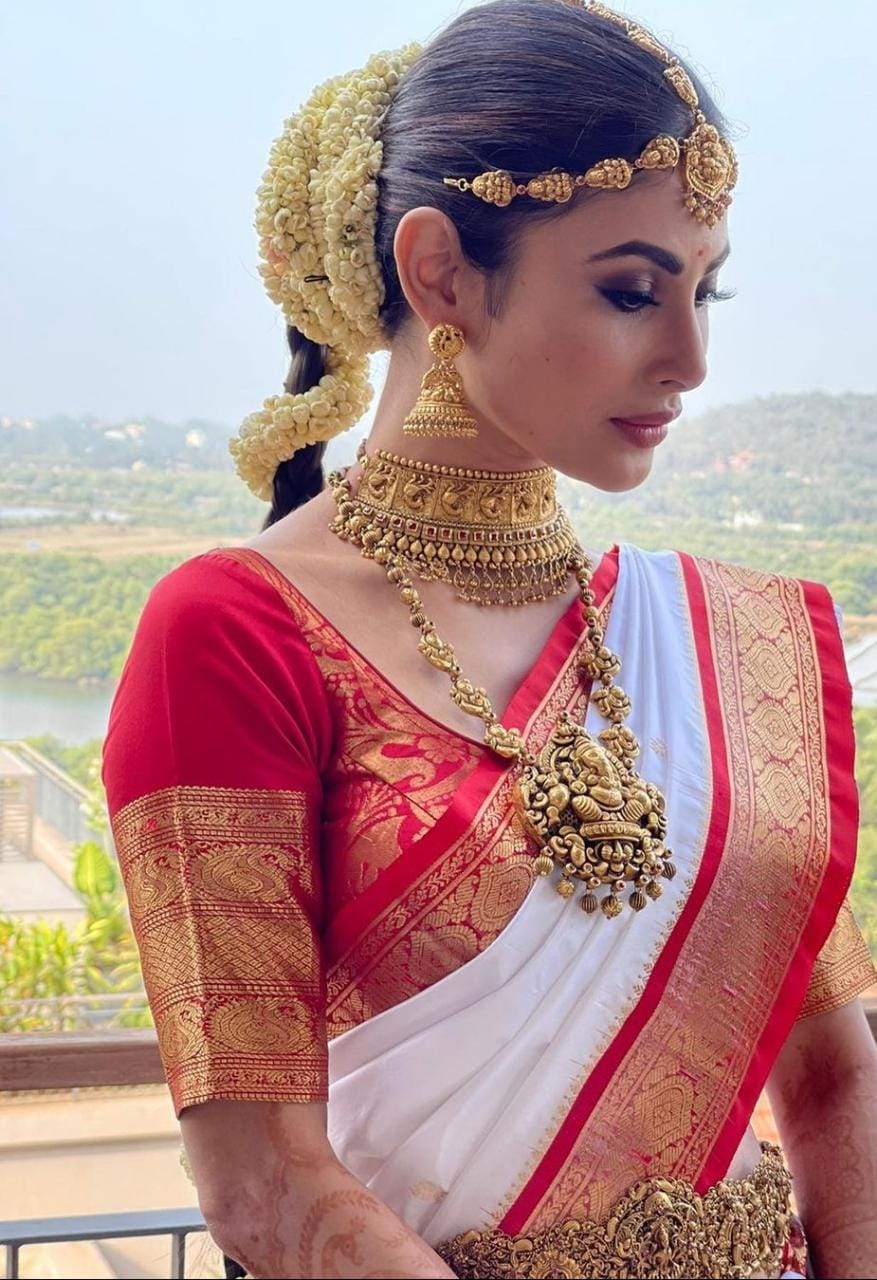 Buy Mouni Roy Banarasi Silk Saree - Bella Signora