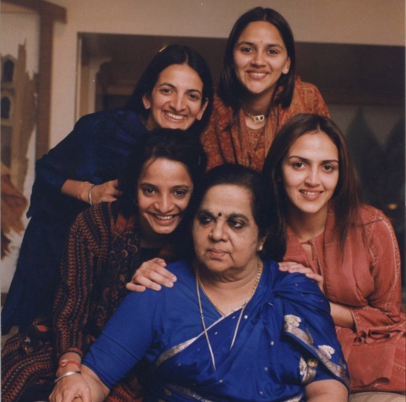 Esha Deol And Ahana Deol's Throwback Priceless Pictures With Their Mom ...