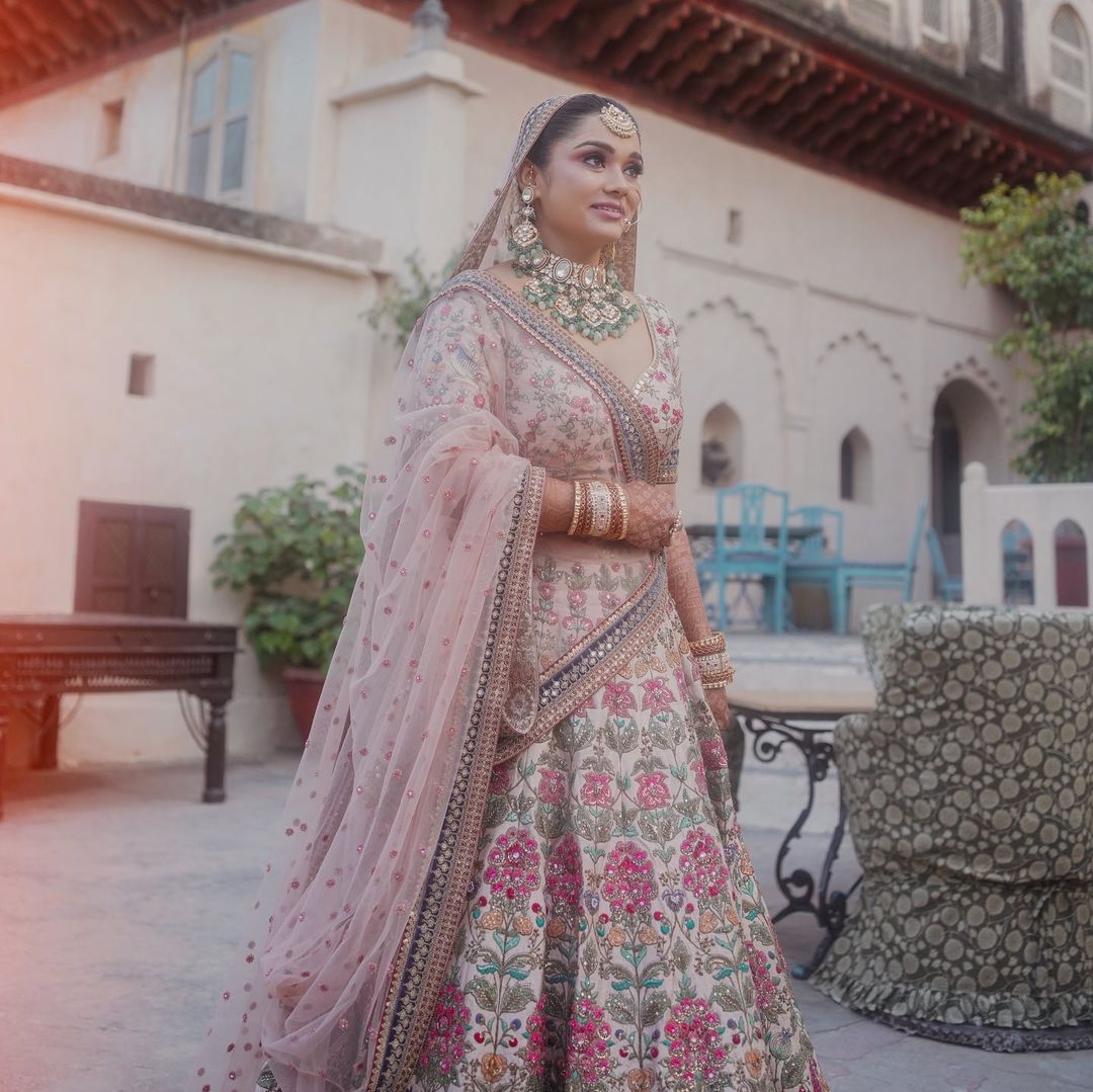 7 Ways to Add Vibrance of Phulkari Embroidery to Your Wedding Look