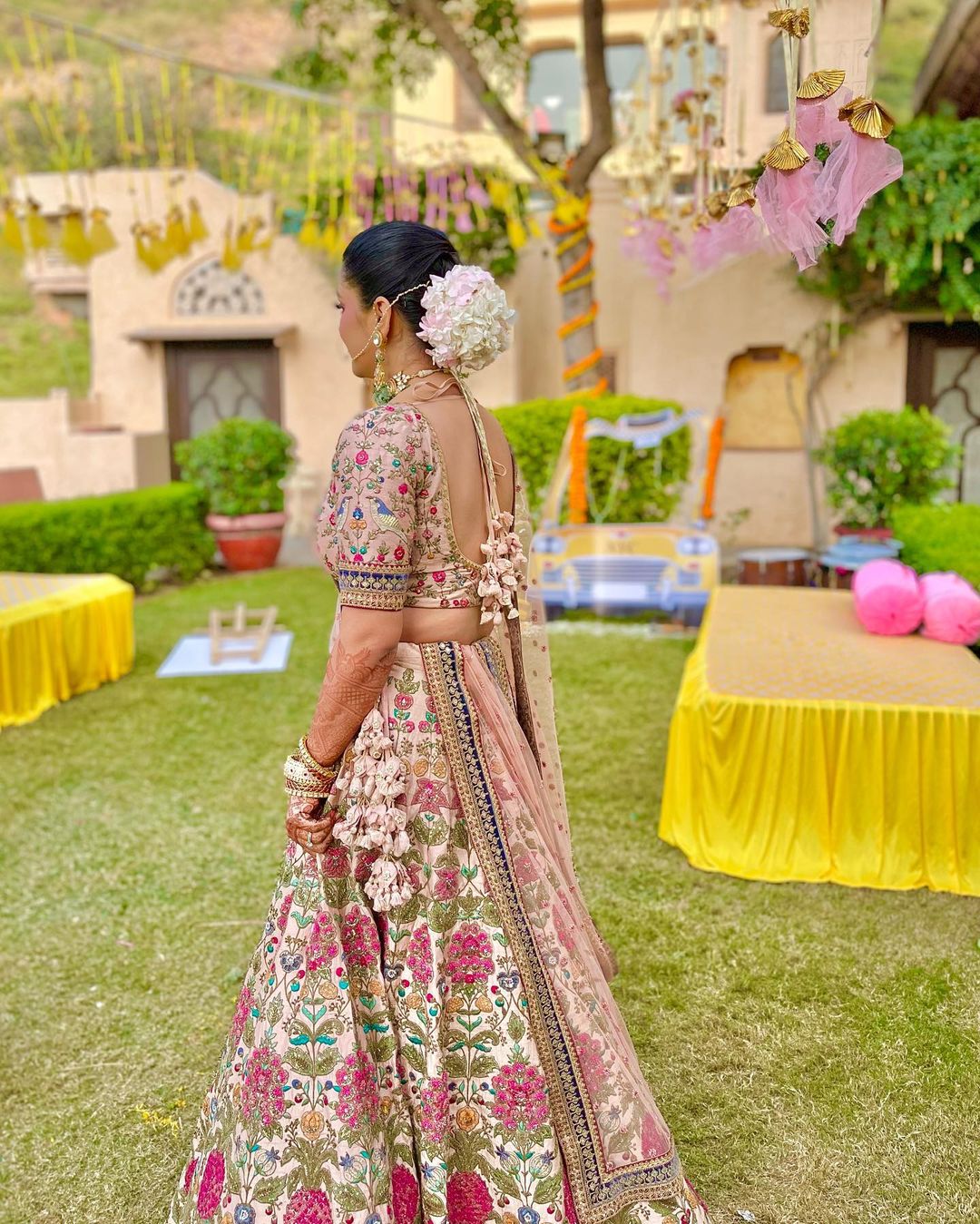Sabyasachi Bride Stunned In A Floral Lehenga Adorned With 'Phulkari ...