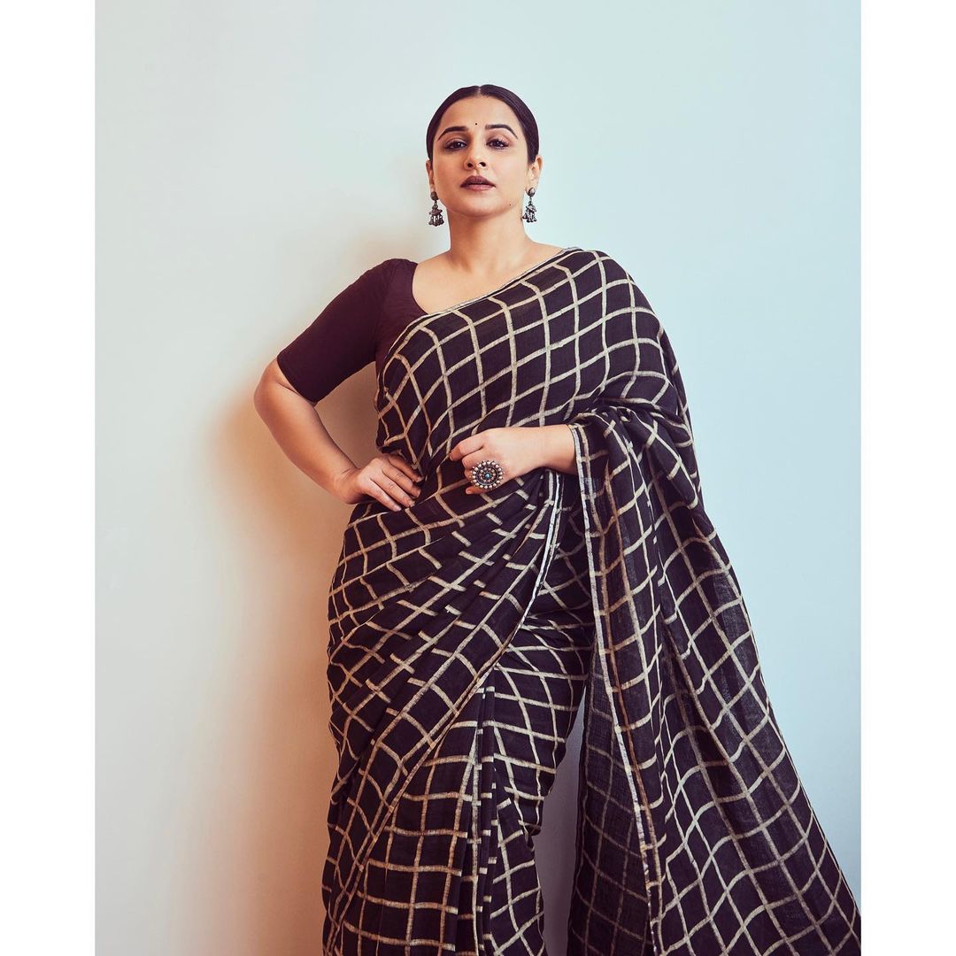 Vidya Balan Grabs Eyeballs In A Black-ivory Striped Shibori Saree Worth 