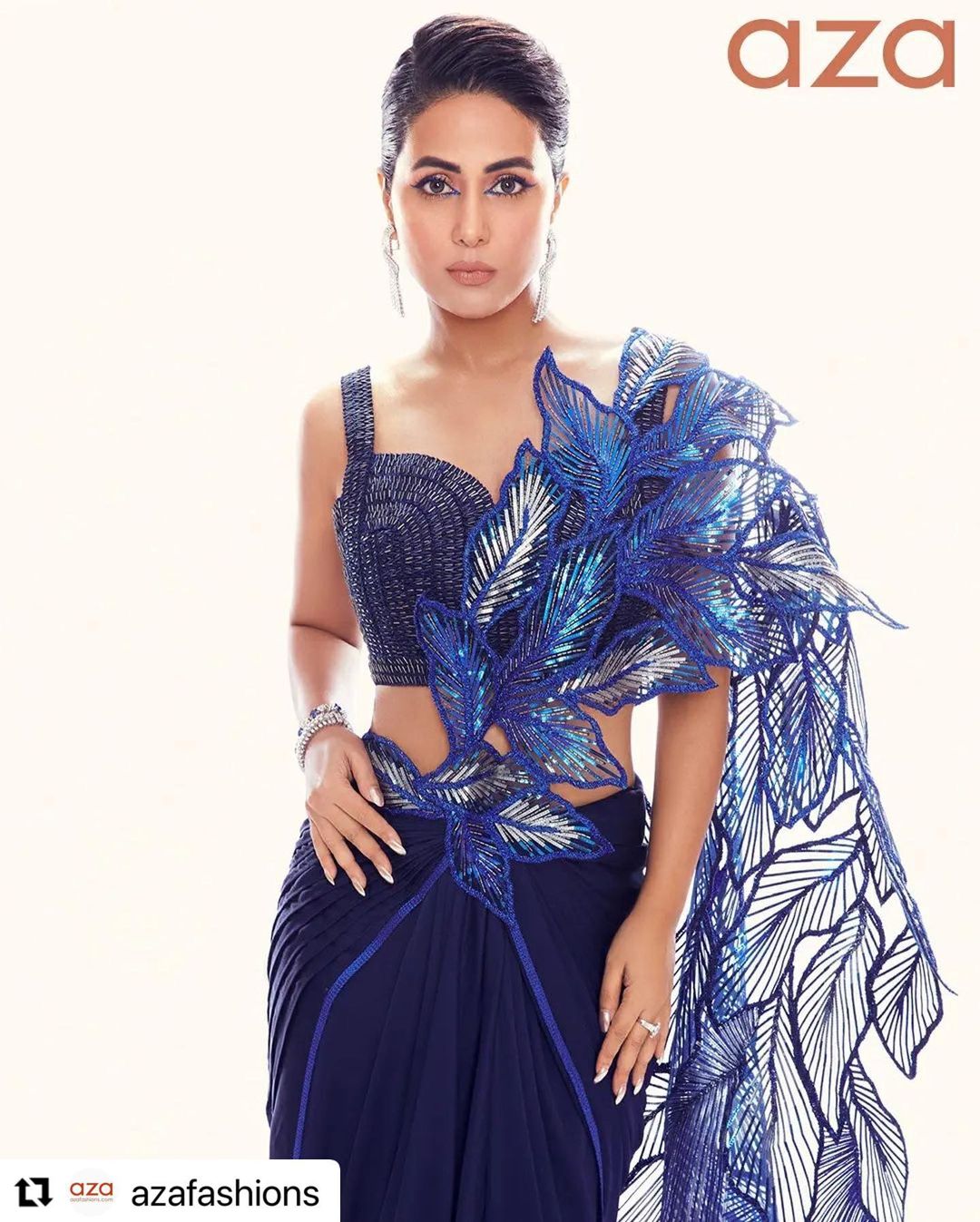 Hina Khan looks dreamy in white sequin saree by Manish Malhotra : Bollywood  News - Bollywood Hungama