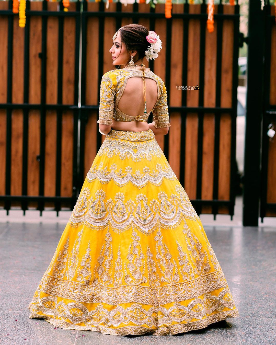 Mehendi to reception, here are 5 lehengas from Sara Ali Khan's closet that  will work anywhere | VOGUE India