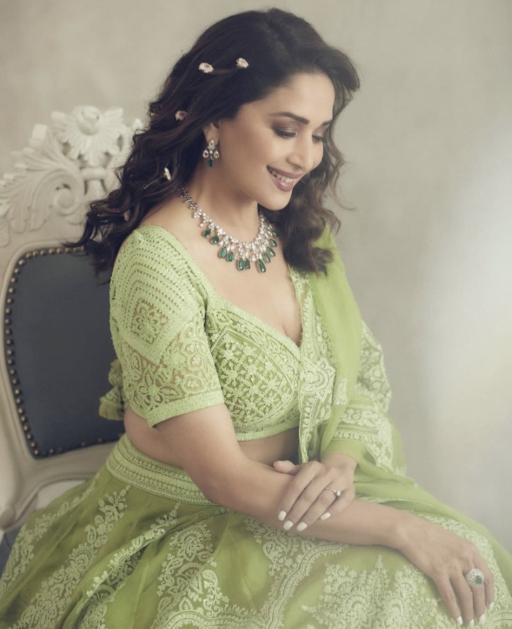 Pendant Necklace Green Bridal Necklace Set, Occasion: Wedding at Rs  14000/unit in Sas Nagar